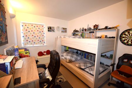2 Bed Flat, Riverview Court, E14 - Photo 4