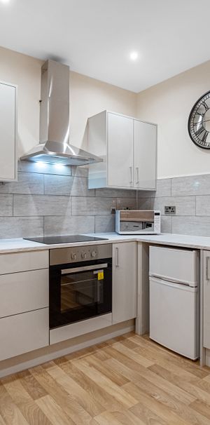 The 'It's Bigger On The Inside' Property Studio 1 - Photo 1