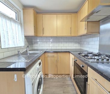 3 Bedroom Rentals Leeds - Photo 5