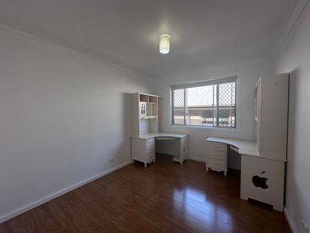 GREAT FAMILY HOME - Photo 5