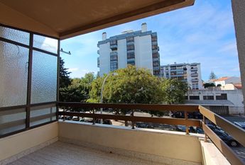 Apartamento T2 Remodelado e Mobilado no Moinho das Antas