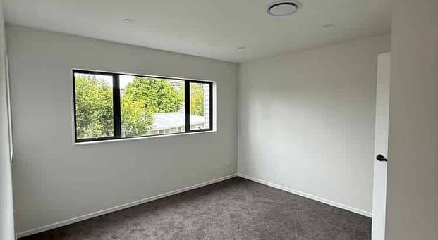 House for rent - Photo 1