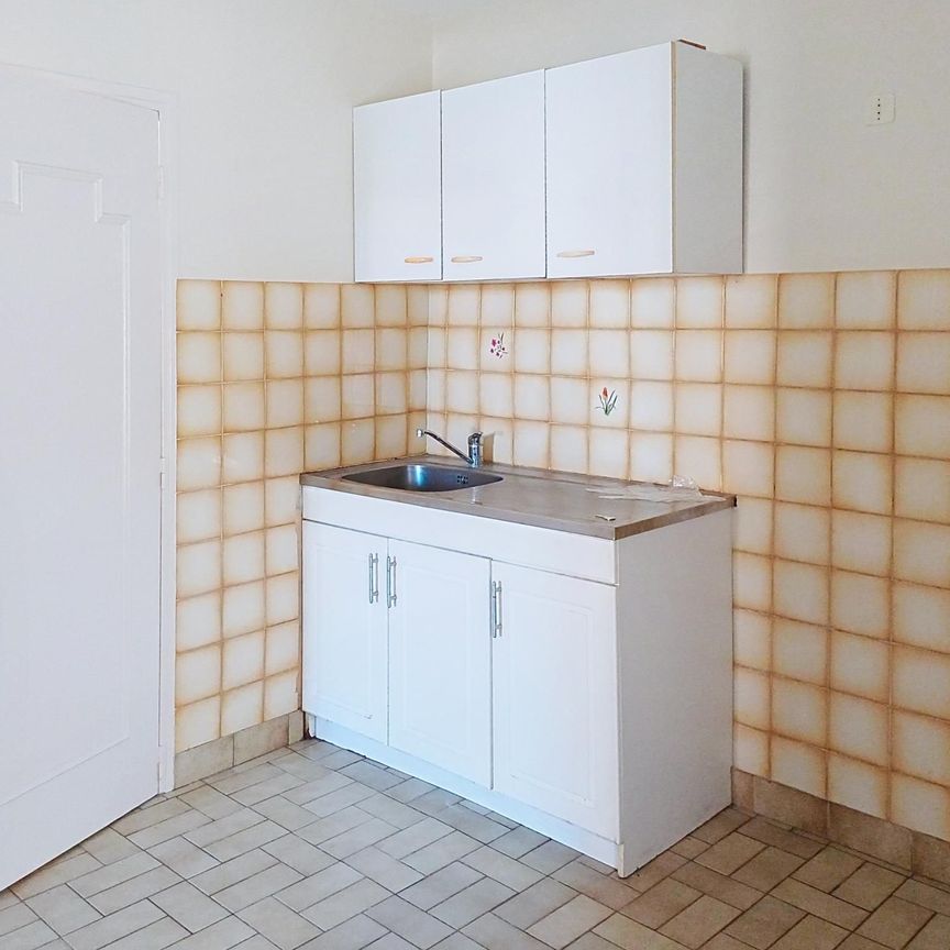 Location Appartement 3 pièces 60m² AIGUEPERSE 63260 - Photo 1