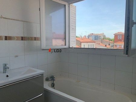 Location Appartement 4 pièces 82m² PERPIGNAN 66000 - Photo 3