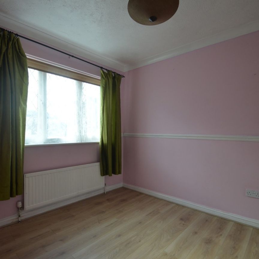 3 bedroom Property to rent - Photo 1