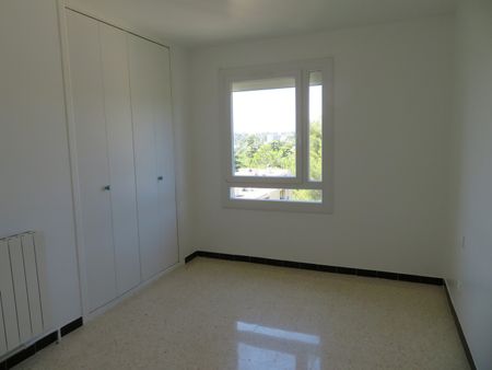 T2, 57m²+Parking Nîmes, Rue des Bananiers, 625€ H.C - Photo 4