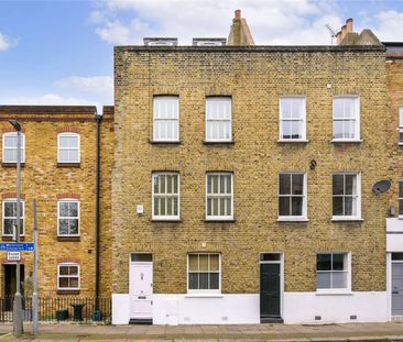 A stylish 4 bedroom family home close to Battersea Square - Photo 1