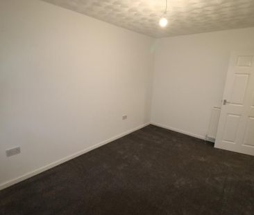 4 bedroom semi-detached house to rent - Photo 6