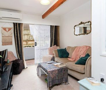 Self contained One bedroom flat in Howick - Photo 4