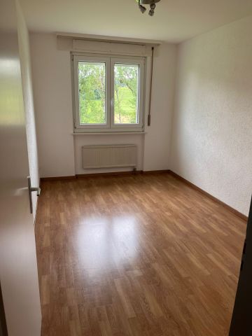 Spacious 4.5-room apartment for rent in a peaceful and green setting in Villaraboud - Photo 3