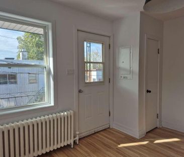 3 1/2 semi meubler - Photo 1