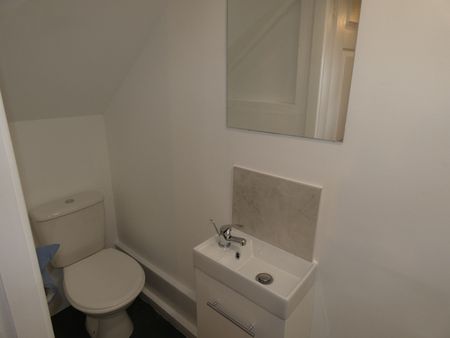 36 Warbreck Hill Road Flat 4 - Photo 4