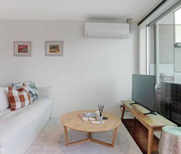 Stylish Ponsonby Living – 3 Bedrooms, 2 Bathrooms, Fully Furnished! - Photo 2