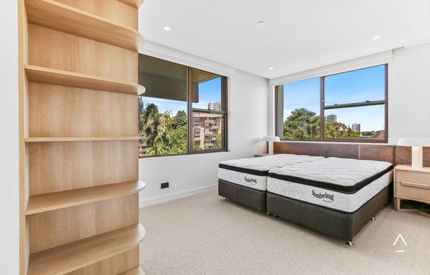 Iconic Views Meet Designer Living in Darling Point - Fully Furnished - Photo 1