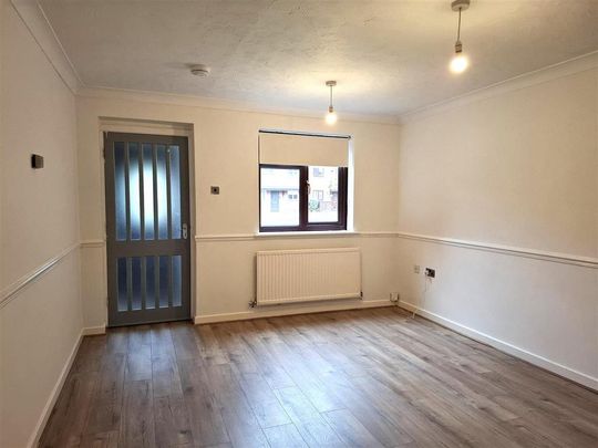 2 bedroom semi-detached house to rent - Photo 1