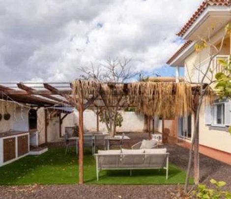 Luxury Townhouse for rent in Arona, Canary Islands - Photo 1