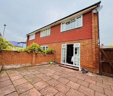 2 bedroom semi-detached house to rent - Photo 5