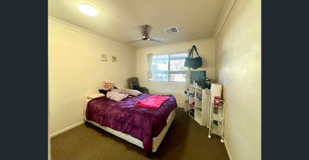 3 BEDROOM PROPERTY, MODERN WITH ENSUITE, WALK TO TOWN CENTRE AND GOLF CLUB! - Photo 2