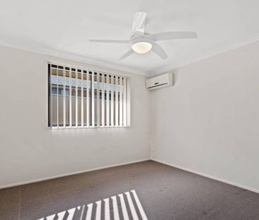 IMMACULATE FAMILY HOME! - Photo 4