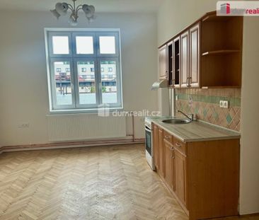 Pronájem bytu 2+1 84 m2 - Fotografie 3
