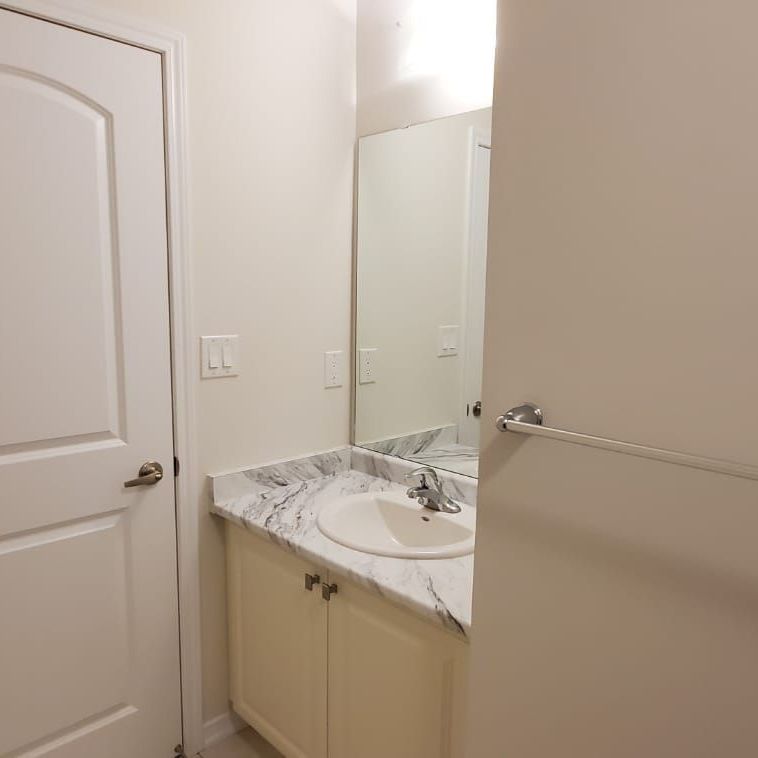 For Lease - 71 Esther Crescent, Thorold, Ontario - Photo 1