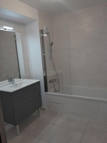 Location Appartement 3 pièces 73m² AIX LES BAINS 73100 - Photo 4