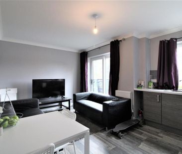 4 bedroom private hall to rent - Photo 3