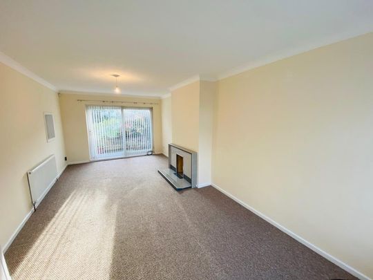 3 bedroom semi-detached house to rent - Photo 1