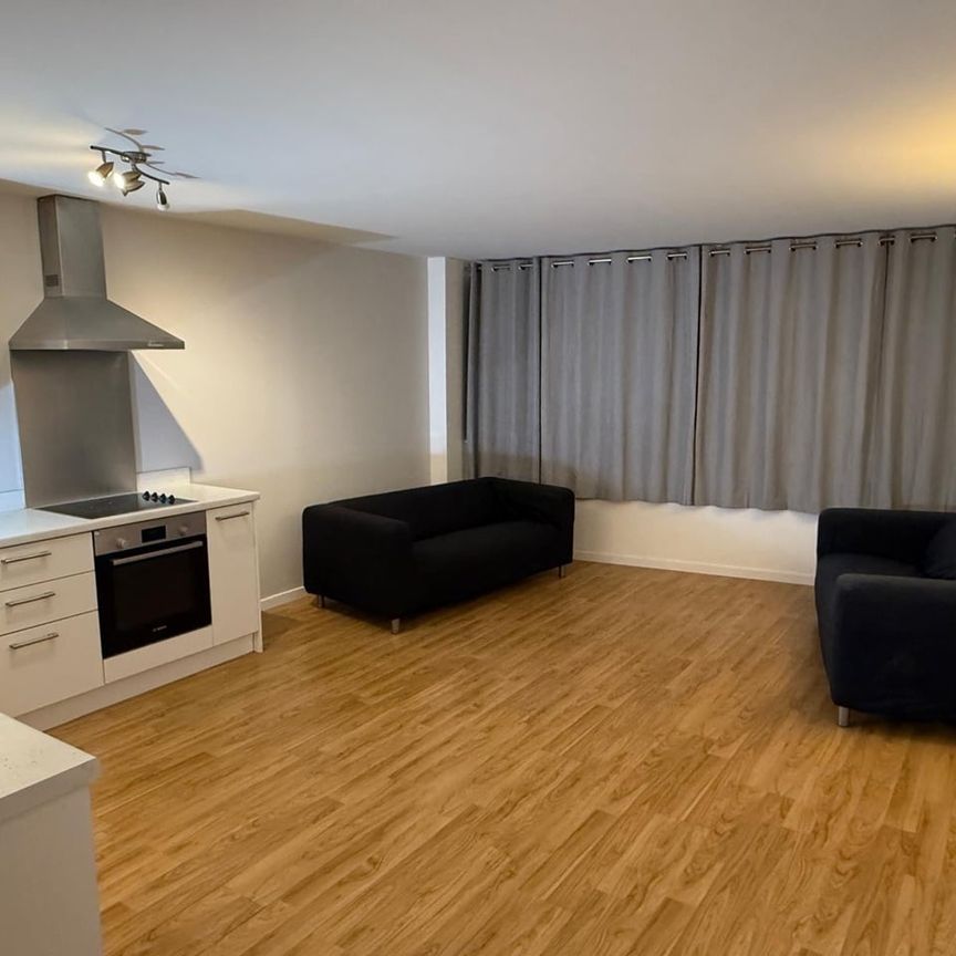 1 Bed Flat, Marco Island, NG1 - Photo 1