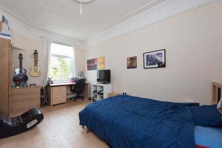 5 Bedroom Terraced House - Photo 3