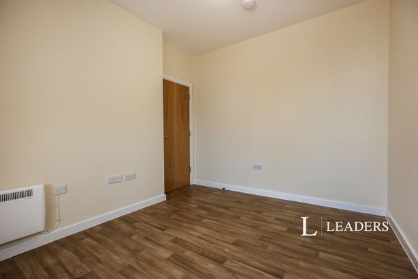 2 bedroom apartment to rent St. Peters Gardens, Marefair, Northampton, Northamptonshire, NN1 - Photo 1
