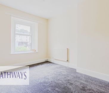 3 bed end of terrace house to rent in Broad Street, Pontypool, NP4 - Photo 3
