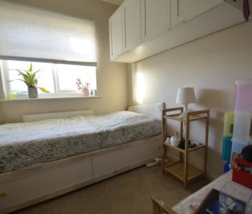 3 bedroom Property to rent - Photo 4