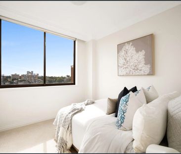 Spacious three bedroom apartment with stunning views - Photo 1
