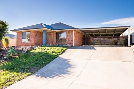29 Thorneycroft Avenue, Wodonga VIC 3690 - House For Rent | Domain - Photo 5