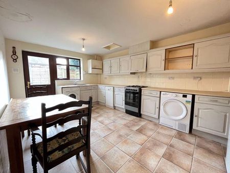 3 bedroom house to rent - Photo 3