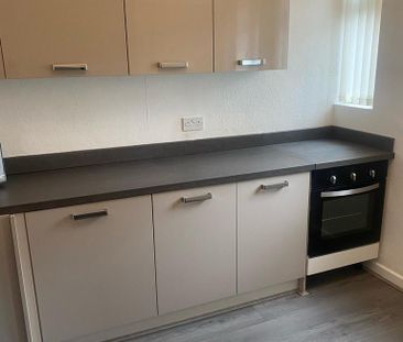 6 bedroom detached house to rent - Photo 1