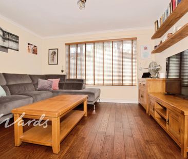 4 bedroom end of terrace house to rent - Photo 1
