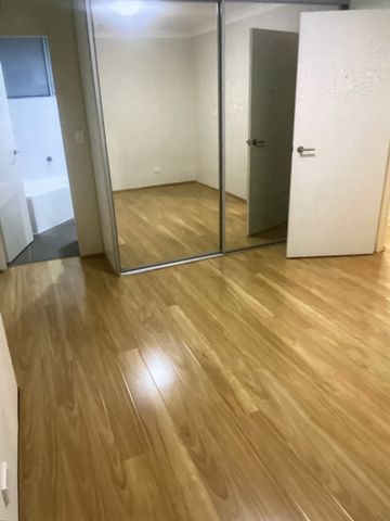 Hurstville - Photo 3