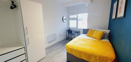 1 bedroom in a house share to rent - Photo 2