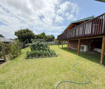 Family Home with large backyard - Photo 2