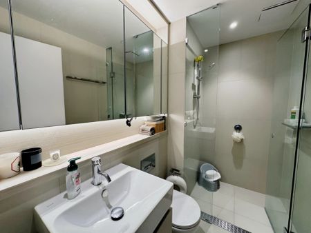 2 bed 2 bath - Photo 5