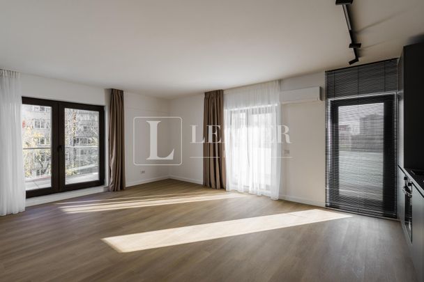 Elegant 9Room Residence in a Newly Built Premium Building - Photo 1
