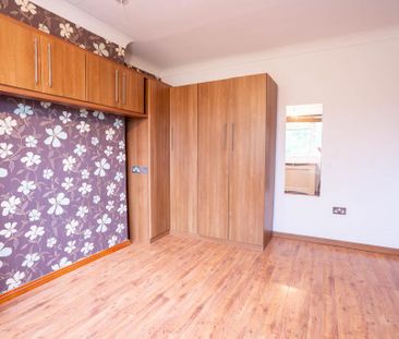 4 bedroom semi-detached house to rent - Photo 4