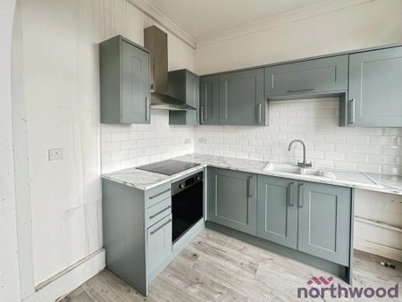 3 bedroom flat to rent - Photo 3