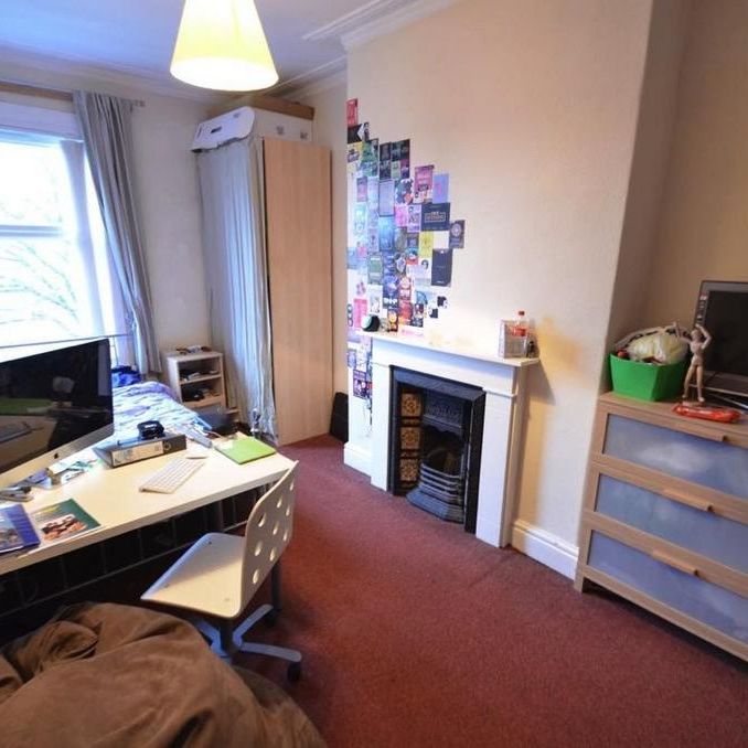 8 bedroom house to rent - Photo 1