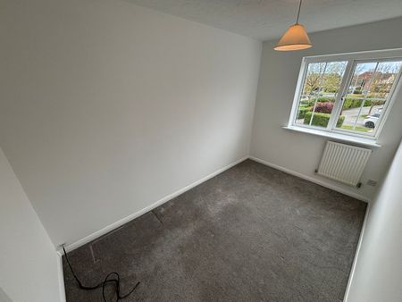 3 bedroom semi-detached house to rent - Photo 2