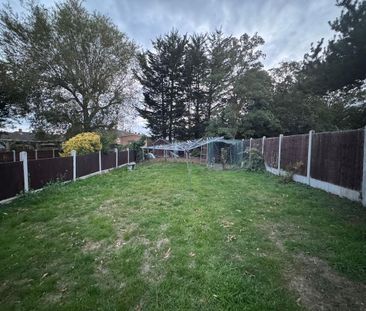 4 bedroom semi-detached house to rent - Photo 6