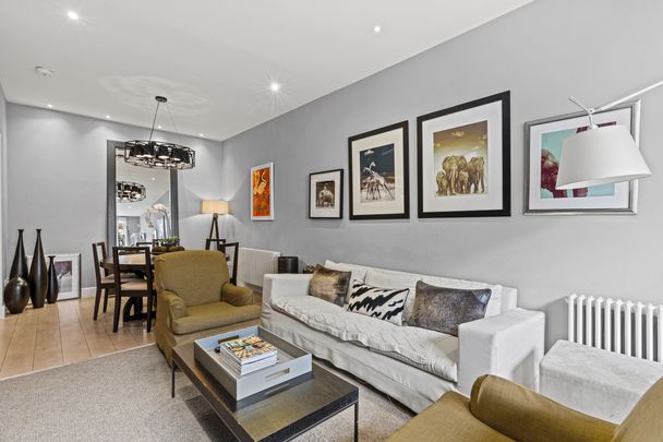 Impeccably Presented Turnkey Mews House on Pavilion Road - Photo 1