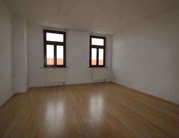 Große 2 Zimmer Wohnung im DG mit Balkon - Photo 1